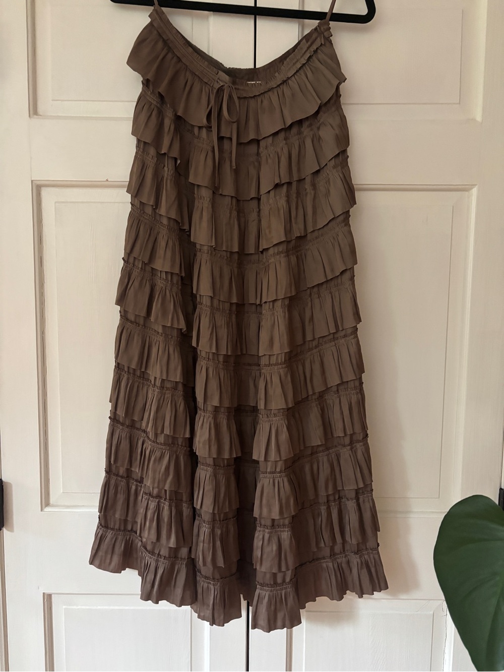Ulla Johnson Mari Plissé Satin Midi Skirt Mica Taupe Pleated Tiers Ruffle Size 6 - Picture 4 of 16